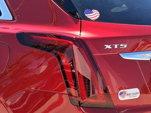 New 2026 Cadillac XT5 Luxury image 8