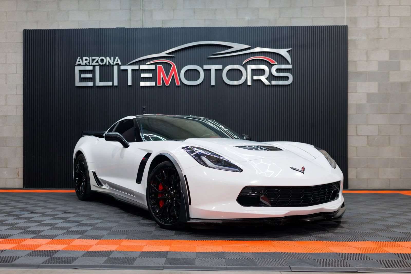 Used 2016 Chevrolet Corvette Z06 w/ Z07 Performance Package RWD image 3