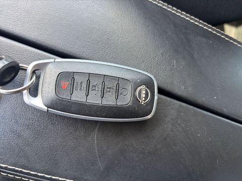 Used 2025 Nissan Rogue SV AWD/4WD image 27