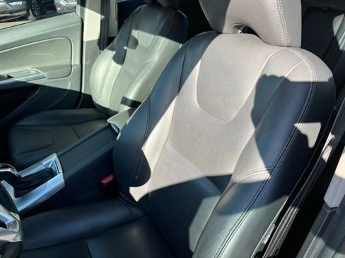 Used 2017 Volvo S60 T5 Dynamic image 12