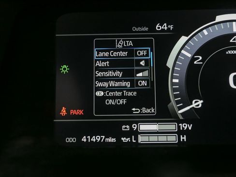 Used 2023 Toyota Sequoia Platinum image 38