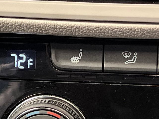 Certified 2024 Volkswagen Jetta SE FWD image 26
