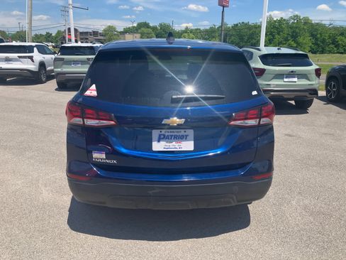 Used 2022 Chevrolet Equinox LS w/ LS Convenience Package FWD image 6