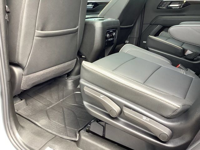 Used 2026 Chevrolet Tahoe Premier w/ Sun And Tow Package AWD/4WD image 22