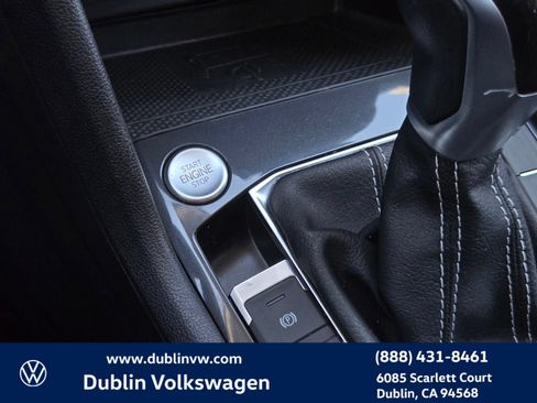 Certified 2022 Volkswagen Tiguan SE FWD image 18