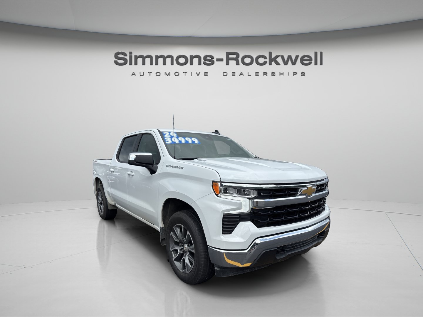 Used 2024 Chevrolet Silverado 1500 LT AWD/4WD image 5