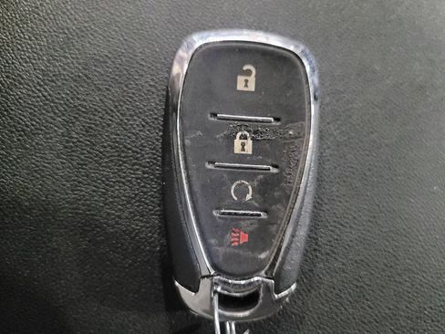 Used 2024 Chevrolet Equinox LS FWD image 32