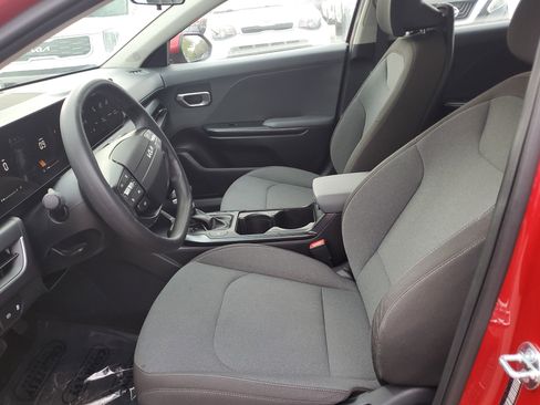 Used 2025 Kia K4 LXS image 19