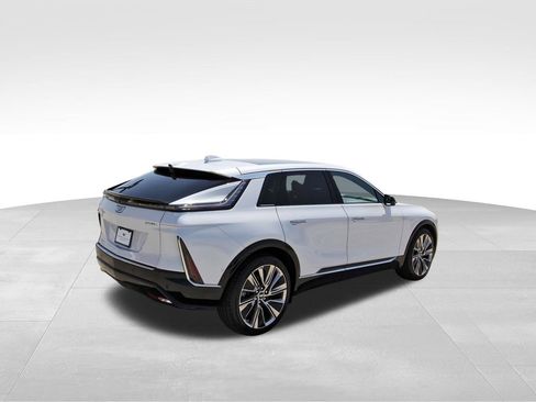 New 2026 Cadillac Lyriq Signature Luxury image 4
