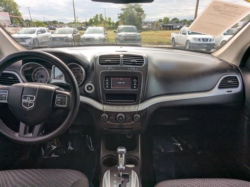 Used 2020 Dodge Journey SE w/ Blacktop Package FWD image 18