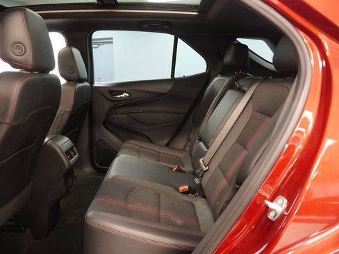 Certified 2023 Chevrolet Equinox RS FWD image 29