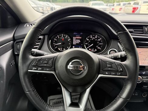 Used 2018 Nissan Rogue SV w/ Premium Package AWD/4WD image 21