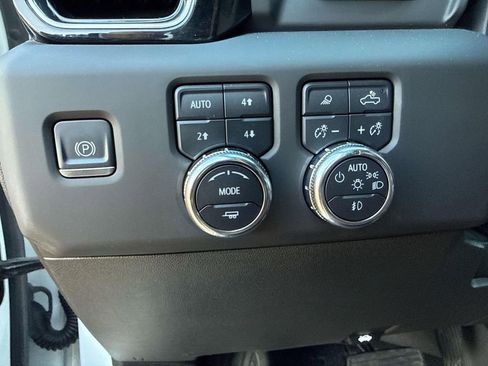 Used 2024 GMC Sierra 2500 Denali Ultimate image 21