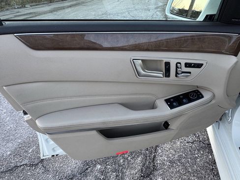 Used 2015 Mercedes-Benz E 350 4MATIC Sedan w/ Premium 1 Package image 9