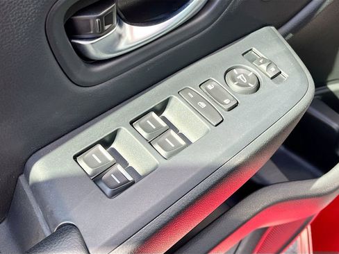 Used 2023 Honda Pilot Touring image 18