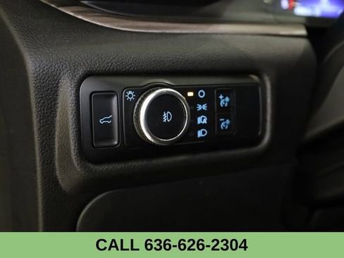 Used 2023 Ford Explorer Limited image 14