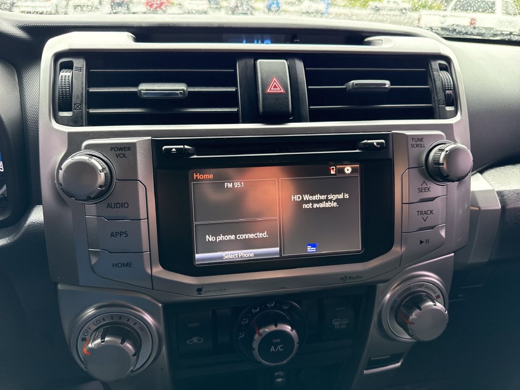 Used 2014 Toyota 4Runner SR5 AWD/4WD image 23