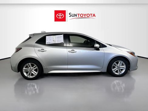Used 2021 Toyota Corolla SE FWD image 2