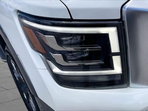 Used 2021 Nissan Titan Platinum Reserve w/ Off Road Protection Package AWD/4WD image 27