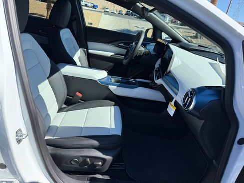 New 2026 Chevrolet Equinox EV LT image 10