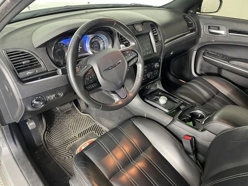 Used 2019 Chrysler 300 S RWD image 3
