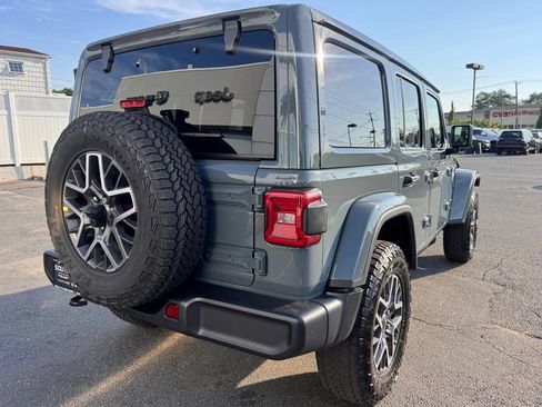 New 2026 Jeep Wrangler Unlimited Sahara AWD/4WD image 7