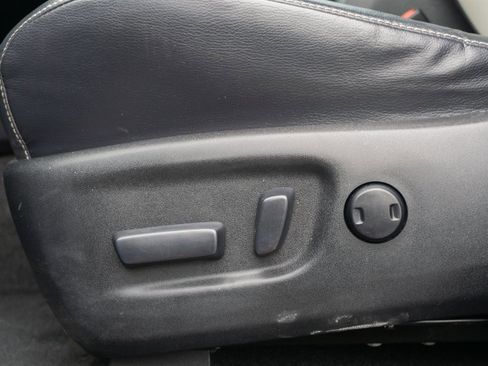 Used 2016 Toyota RAV4 Limited image 19