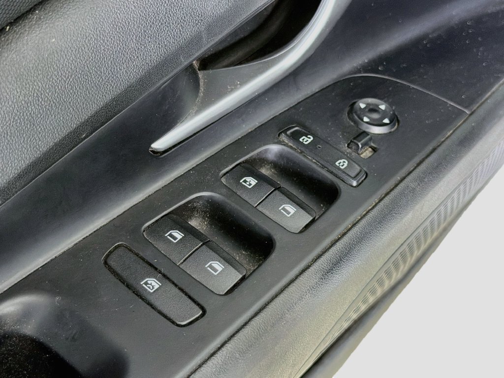 Used 2024 Hyundai Elantra SEL FWD image 20