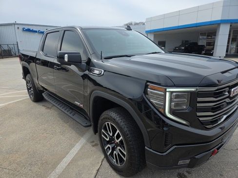Used 2025 GMC Sierra 1500 AT4 w/ AT4 Premium Package image 18