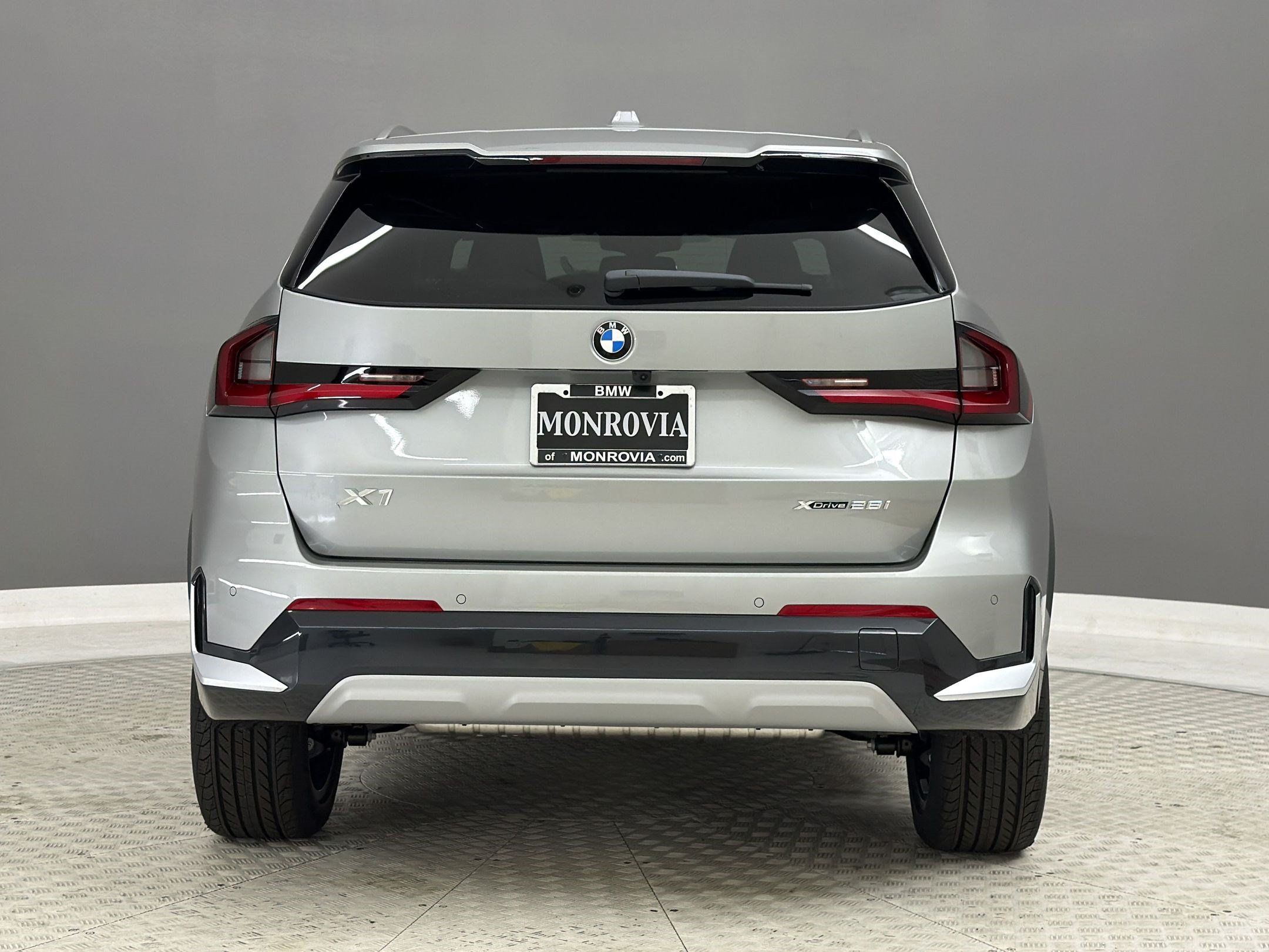 New 2026 BMW X1 xDrive28i AWD/4WD image 10