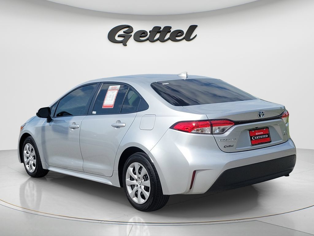 Certified 2025 Toyota Corolla LE FWD image 7