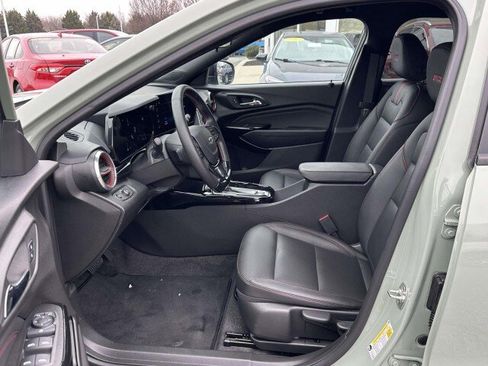 Used 2024 Chevrolet Trax RS w/ Driver Confidence Package image 11