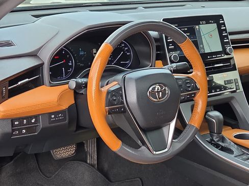 Used 2019 Toyota Avalon Limited FWD image 10