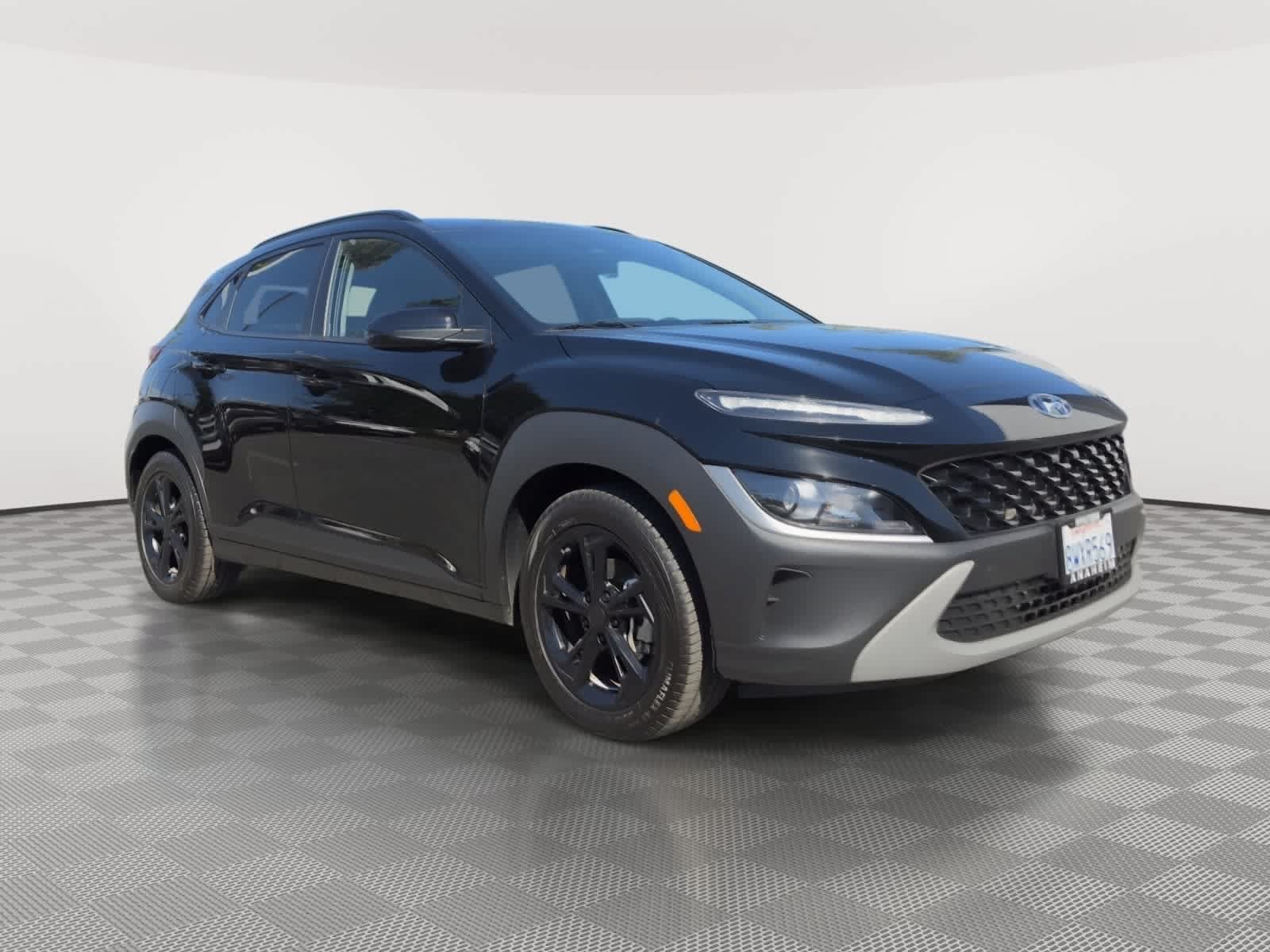 Used 2022 Hyundai Kona SEL FWD image 3