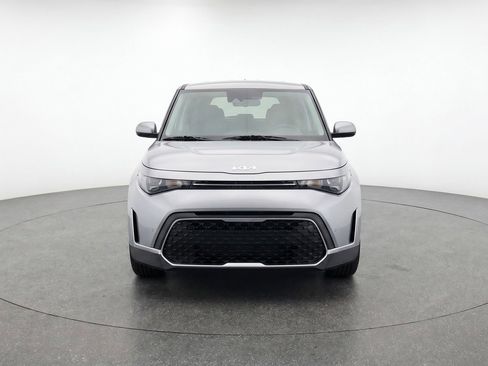 Used 2025 Kia Soul LX w/ LX Technology Package image 2