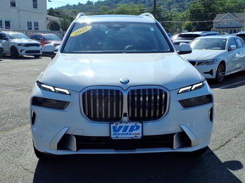 Used 2025 BMW X7 xDrive40i AWD/4WD image 2