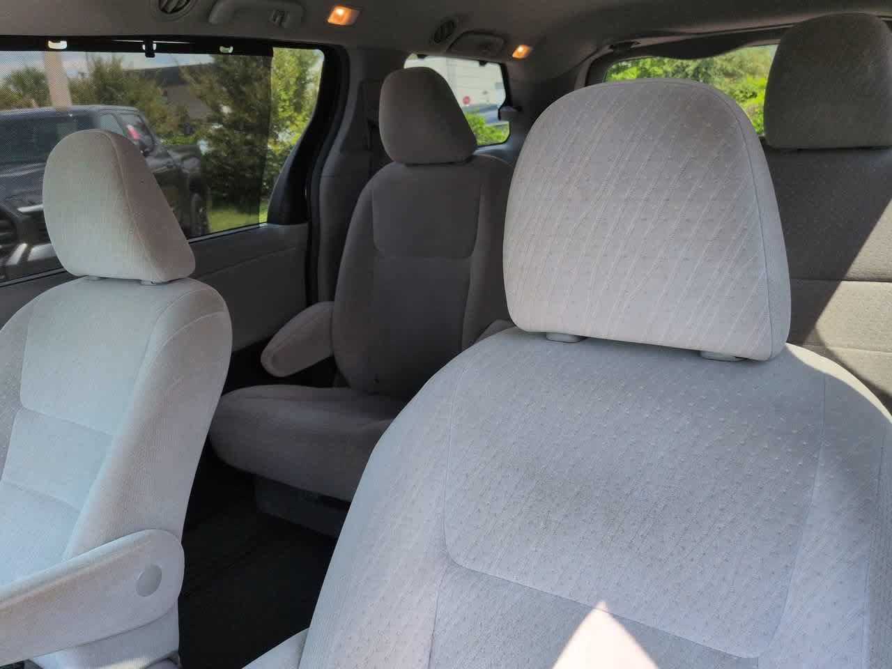 Used 2016 Toyota Sienna LE FWD image 8