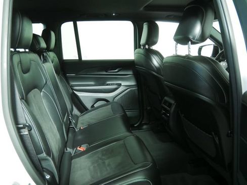 Certified 2023 Jeep Grand Cherokee Altitude AWD/4WD image 14