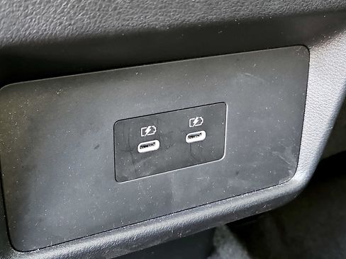 Used 2025 Nissan Rogue SV FWD image 28