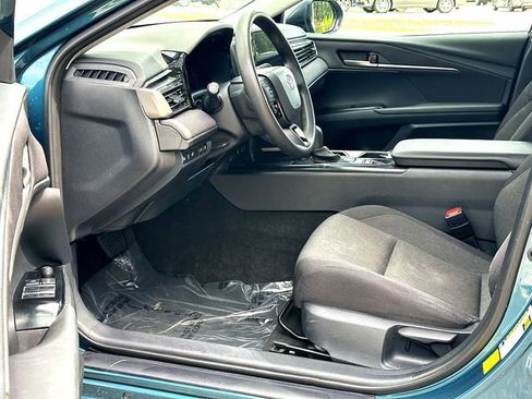 Used 2025 Toyota Camry LE FWD image 10