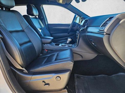Used 2019 Jeep Grand Cherokee Limited image 21