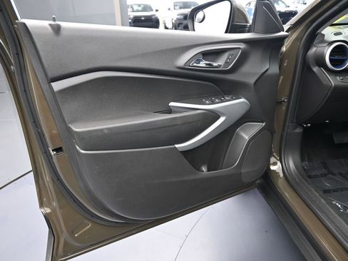 Used 2024 Chevrolet Trax LS w/ LS Convenience Package image 15