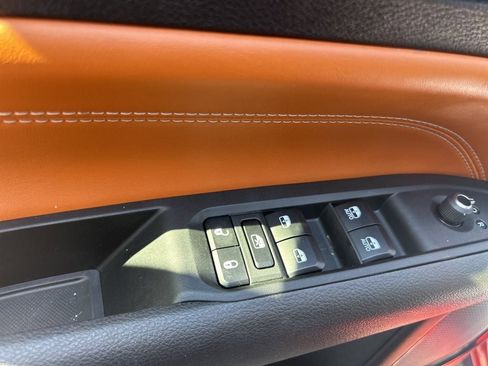 Used 2024 Jeep Compass Limited image 9