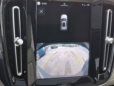 Certified 2023 Volvo XC40 B5 Plus w/ Protection Package Premier image 20