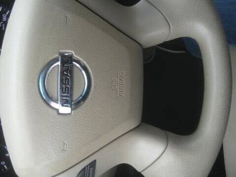 Used 2014 Nissan Pathfinder S AWD/4WD image 22