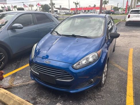 Used 2019 Ford Fiesta SE w/ Equipment Group 201A FWD image 2