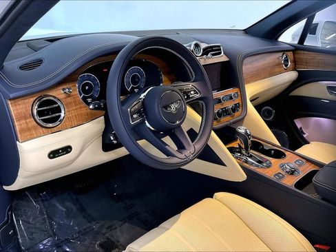 New 2026 Bentley Bentayga AWD/4WD image 7