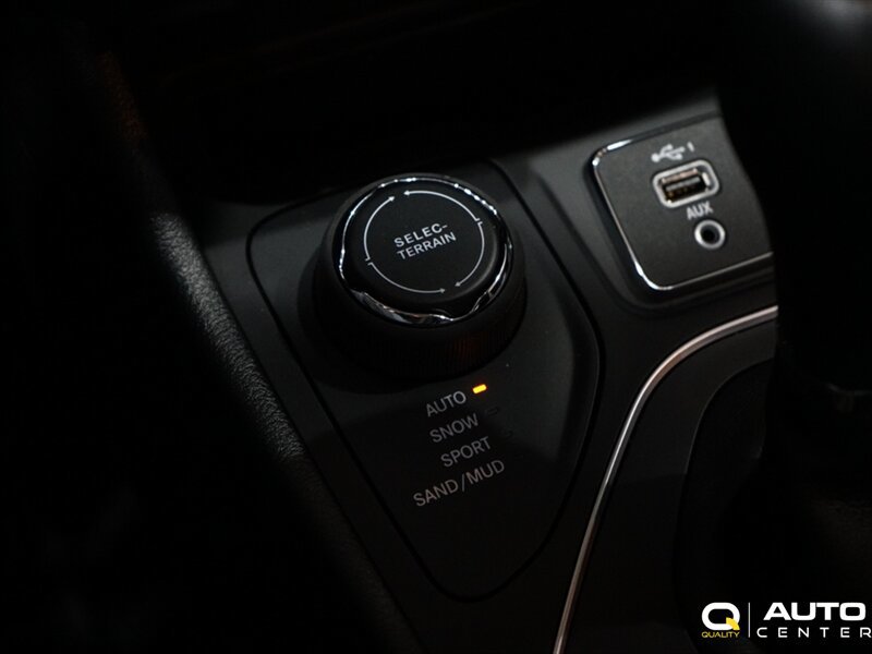 Used 2022 Jeep Cherokee Sport AWD/4WD image 27
