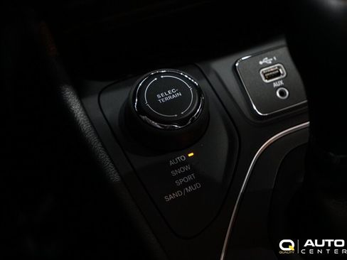 Used 2022 Jeep Cherokee Sport AWD/4WD image 27