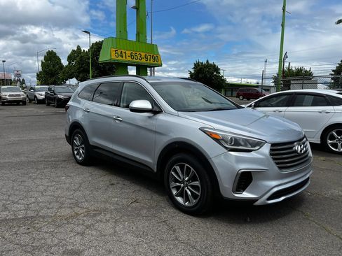 Used 2017 Hyundai Santa Fe SE AWD/4WD image 1